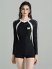 Bañador de Natación de Competición Profesional para Mujer 2026 Nuevo Conservador de una Pieza Pierna Cuadrada con Protección Solar de Manga Larga Adelgazante para Deportes en Piscina