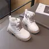Botas de tornozelo infantis estilo britânico, coleção outono/inverno 2026, coturnos femininos estilo Martin, botas de cano baixo estilo coreano, botas de couro modernas e estilosas para estudantes