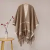 Bufanda Chal de Lana de Mongolia Interior al por Mayor en Stock para Mujer, Otoño e Invierno Cálido, Versátil de Doble Cara, Capa de Lana con Borlas