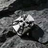 Anillo de calavera de acero de titanio europeo y americano anillo retro de molino de viento de flor cruzada joyería de moda para hombre hip hop SA508