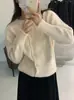 Chaqueta suéter de diseñador estilo coreano para mujer, nuevo modelo de otoño e invierno, con botones en forma de corazón, cárdigan de punto holgado vintage, top suave y acogedor