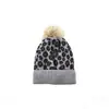 Sombrero de Punto con Bola de Pelo Estampado de Leopardo Europeo y Americano para Niños Set Familiar Sombrero Cálido para Bebé Popular en Ins Sombrero de Lana para Adultos
