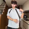 Camiseta Masculina Verão 2025 Nova Moda Marca Americana Ombro Caído Mangas Curtas Design de Costura Caixa Meia Manga