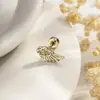 Nuevo Estilo Retro Hot Girl Dulce y Fresco Café Claro Dorado Alas de Ángel Diseño Piercing de Cartílago para Pareja Clavos de Hueso de Oreja