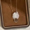 Pingente de Gota de Orvalho com Flor Lantejoula Flor Resina Gota d'Água Colar Luxo Leve High-End Corrente para Clavícula Joias da Moda para Mulheres