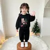 Conjunto de forro polar para niña, nueva colección otoño/invierno, conjunto de sudadera y pantalón con estampado navideño de dibujos animados, conjunto casual de forro polar para niños