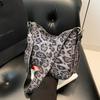Bolsa Casual Grande Capacidade Estampa de Leopardo Feminina 2024 Nova Outono e Inverno Versátil Bolsa Transversal Bolsa de Ombro Único Bolsa Quadrada Pequena