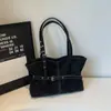 Bolsa Simples Retrô Fosca Estilo Coreano para Mulheres, Nova Bolsa de Ombro Tendência 2025 para o Dia a Dia e Trabalho, Bolsa Tote de Mão