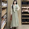 Vestido longo de manga comprida com blocos de cor elegantes estilo francês e lapela em retalhos para mulheres, outono, falso conjunto de duas peças, suave, corte A