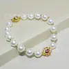 Pulseira Francesa Retro de Rubis e Madrepérola, Bordada à Mão com Pérolas, Luxo Acessível, Alta Qualidade, Personalizada e Versátil