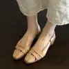 Primeiro Encontro Sandálias Femininas de Verão Respiráveis Novas Retro Vazadas Elegantes com Salto Fechado