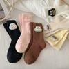 Calcetines al por mayor de Cheng para otoño e invierno de mujer, forrados de vellón, gruesos, cálidos, estilo terciopelo, muñeca estilo INS para dormir, versátiles, tipo calcetín de rizo