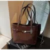 Bolsa Grande de Moda 2025 Transfronteiriça para o Dia a Dia com Acabamento de Luxo, Bolsa Tote Vintage de Grande Capacidade, Bolsa de Ombro/Axila