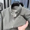 Camisa de manga larga a cuadros para hombres jóvenes y de mediana edad, primavera y otoño, 100% algodón, transpirable, simple, bordada, versátil, casual, camisa con cuello