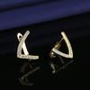 Pendientes sencillos con personalidad de moda europea y americana, con forma de triángulo y diamantes, para mujer, fabricantes transfronterizos, venta al por mayor de joyas para las orejas.
