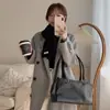 Bufanda Corta Pequeña Suave Gruesa Color Sólido Estilo Japonés para Mujer Invierno Estilo Coreano Moda Estudiante Cálida Bufanda Versátil Bufanda de Moda para Hombre