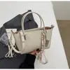 Bolsa de Design de Nicho Feminina 2025 Nova Moda Bolsa Quadrada Pequena High-End Versátil Ombro Transversal Axila