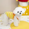 Roupas para Filhotes Primavera Verão Estilo Fino Gato Respirável Amigo da Pele Cachorro Pequeno Bichon Pet 25 Cores Listras Borda Contrastante Alças