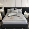 Estilo Simple de Lujo Ligero Jacquard Hielo Carbón Esterilla de Seda de Hielo Lavable a Máquina Kang Bacteria Esterilla para Cama Estilo Ajustado Transpirable Juego de Tres Piezas