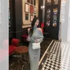 Vestido de Punto Hua Hua Yuan Ideal Omni Elegante Ceñidor de Cintura para Mujer, Diseño Otoño e Invierno, Vestido Largo Falso de Dos Piezas Hombros Descubiertos