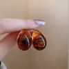 Pendientes de botón geométricos de resina marrón con aceite de gota de aguja plateada, pendientes elegantes retro franceses, pendientes elegantes de lujo ligero, venta al por mayor de fábrica