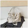 Bolsa de ombro e transversal tendência nicho estilo coreano, novo modelo outono e inverno 2025, bolsa tote de grande capacidade vintage para o dia a dia para mulheres