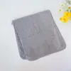 Toallas de baño al por mayor de fabricante en felpa de coral, suaves, cómodas, absorbentes, diseño simple a rayas, disponibles en múltiples colores para parejas