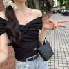 Playera Fruncida Apilada con Nudo Cruzado de un Hombro y Manga Corta Verano 2025 Dulce Francés Ajuste Slim Versátil Top de Mujer