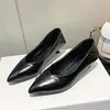 Zapatos de Tacón Alto con Puntera Puntiaguda y Pedrería Estilo Francés para Mujer, Modelo Nuevo Primavera 2026 Principios de Primavera, Tacón Fino, Talla Grande, Zapatos Negros de Vestir Versátiles para Mujer