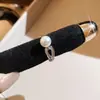 Anillo de Corazón Completo de Diamantes para Mujer, Anillo Vintage Exagerado, Lujo Ligero, Sensación de Alta Gama, Diseño de Nicho, Joyería para Mujer
