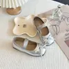 Zapatos de Cuero con Lazo para Niñas Zapatos de Princesa 2026 Verano Nuevos Zapatos de Ballet Zapatos Individuales de Suela Suave Zapatos Bajos Tipo Gorro para Niños