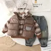 Conjunto de Moda Otoño e Invierno para Niños Niños Estilo Invierno Pequeño Ropa para Bebés y Niños Pequeños Chaleco Rayado Engrosado Conjunto de Tres Piezas Moderno