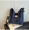 Bolsa de Lazer de Nicho Feminina 2025 Nova Bolsa de Ombro Transversal de Veludo Bolsa Tote de Grande Capacidade para Estudante e Comutador Tendência