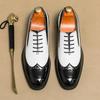 2024 nuevos zapatos de cuero Brock de estilo británico para hombre de comercio exterior talla grande combinación de colores zapatos de hombre zapatos de cuero bajos