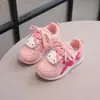 Zapatos para niñas 2026 nuevas zapatillas deportivas infantiles de otoño, zapatillas de entrenamiento alemanas resistentes a la suciedad estilo princesa para niñas mayores, parte superior de malla