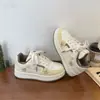 Tênis Casuais Estilo Coreano para Skate 2026 Outono Novo Sapatos Brancos de Solado Grosso Tendência Moda Versátil Para Esportes ao Ar Livre Uso Casual