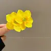 Presilha de Cabelo com Flor Amarela para Mulheres, Presilha Lateral Bico de Pato Estilo Mori, Grampo de Cabelo com Flor Amarela Ovo Doce e Versátil, Novo Modelo 2025