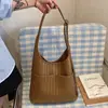 Bolsa feminina grande de capacidade, tecida, estilo vintage, nova tendência primavera 2026, bolsa de ombro e transversal tipo balde, estilosa
