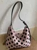 Bolsa de Ombro Único com Bolinhas de Nicho Estilo Coreano Moda Verão 2026 Nova Tendência Estilosa para o Dia a Dia Transversal
