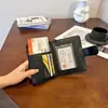 Nova Carteira Curta com Padrão de Crocodilo para Mulheres, Porta-Cartões Multifuncional, Porta-Documentos e Passaporte Portátil, Múltiplos Slots para Cartões, Porta-Moedas, Clutch