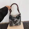 Bolsa de Ombro de Verão Versátil de Luxo Nicho para Mulheres 2024 Nova Bolsa Tote de Mão Estilo Chinês Bolsa de Bambu