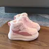 Novos Tênis Esportivos de Inverno para Crianças Cabedal de Couro Meninos e Meninas Cano Alto Tênis de Algodão Duplo Quente Antiderrapante Forrado com Fleece Sapatos Brancos