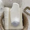 Meias curtas de fleece de coral que não soltam fiapos, meias antiderrapantes de silicone para chão, meias invisíveis de boca rasa femininas, espessadas para outono e inverno