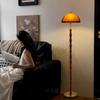 Lámpara de Pie LED Vintage Estilo Francés para Sala de Estar, Alto Valor Estético, Lámpara de Tela Retro para Lado del Sofá, Dormitorio, Estudio, Luz Decorativa Ambiental