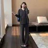 Elegante Roupa de Maternidade para Grávidas, Nova Moda Outono/Inverno 2026 Suéter Macio e Calça de Cintura Alta para Primavera/Outono