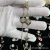 Collar de Diamantes de Burro Trébol de Cuatro Hojas Pulsera de Cuatro Flores Cinco Flores para Mujer Fritillaria Blanca Baño Grueso de Oro Rosa Pendientes de Alta Elegancia