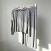 Novo conjunto de moletom outono/inverno da Miyake para mulheres, um conjunto de duas peças de alta qualidade apresentando um top com capuz e calças plissadas, completo com um visual coordenado