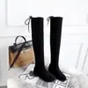 Botas longas de camurça com bico redondo, para outono e inverno, transfronteiriças, para mulheres, botas elásticas leves acima do joelho, salto médio, tamanho grande, versáteis, sola de borracha antiderrapante