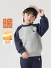 Moletom Quente com Forro de Lã, Manga Raglan Colorido Estilo Europeu para Meninos, Novo Modelo Outono/Inverno 2026, Roupa Infantil para Crianças Pequenas