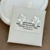 Brincos de Flor Pérola Estilo Retrô Francês 2026 Novo Estilo High-End Cool Elegante Estilo Suave Brincos Únicos para Mulheres